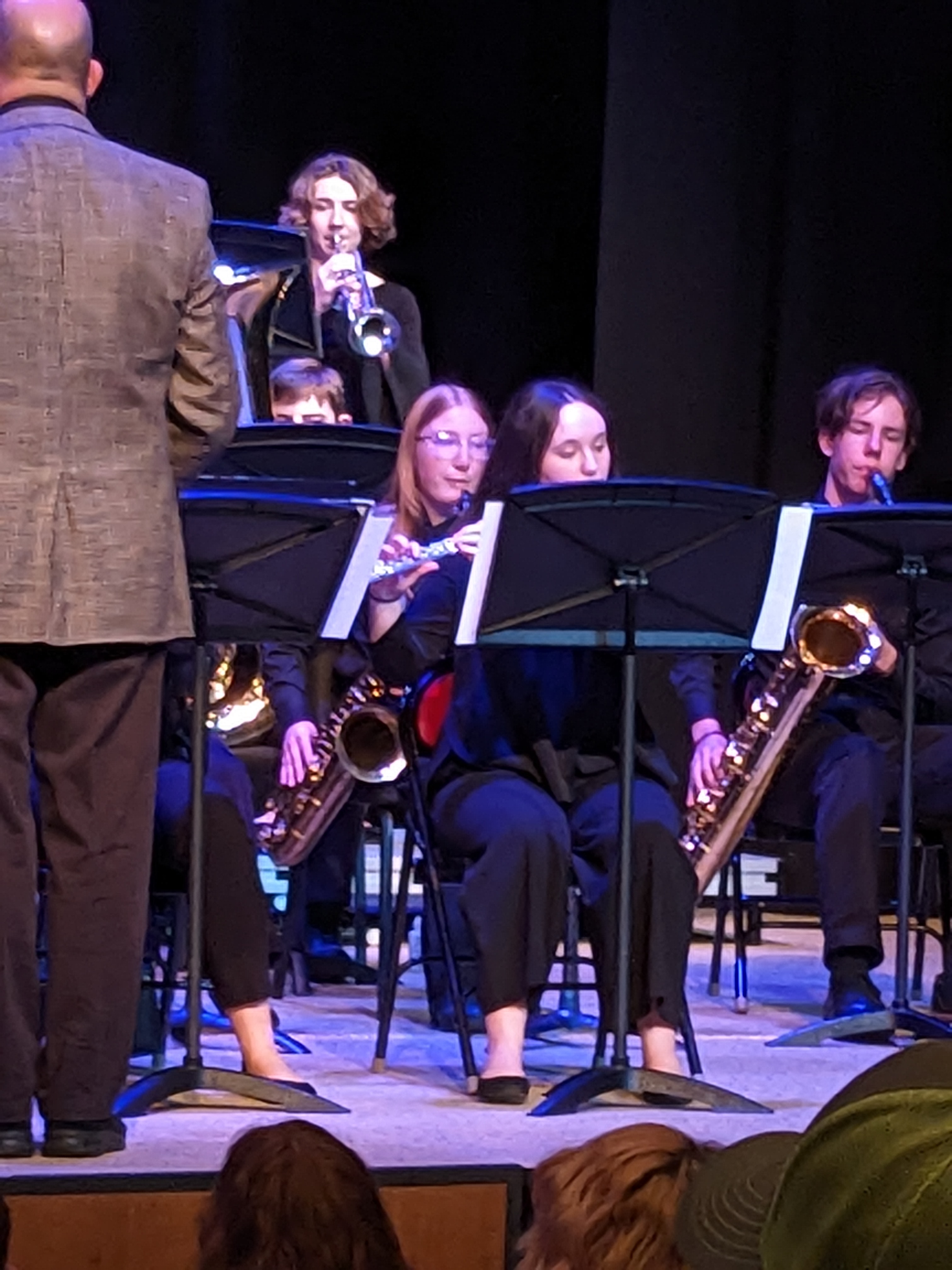 PXL 20240218 002823948